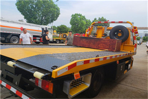 北碚附近拖车电话号码服务