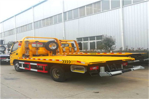 北碚附近拖车救援搭电